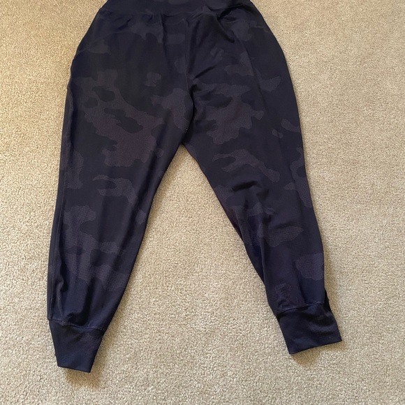 All in Motion (Target) joggers. Size XL. - Picture 3 of 3